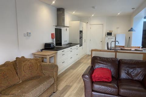 4 bedroom house to rent, Kincraig Street , Roath,