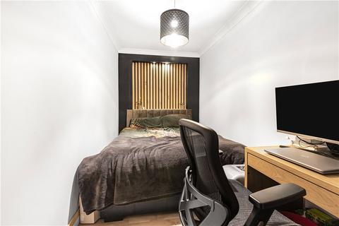 1 bedroom apartment for sale, Badger Close, Feltham, TW13
