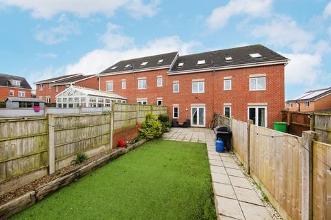 4 bedroom townhouse for sale, North Wingfield, Chesterfield S42
