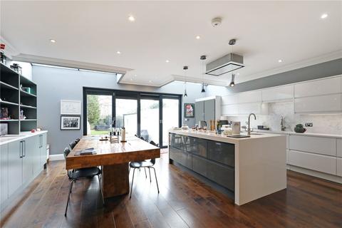 17 Carbery Avenue, London, W3 9AD