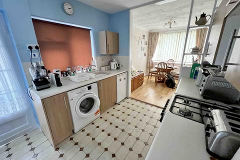 3 bedroom detached house to rent, Cedar Close, Gowerton, Swansea, West, SA4