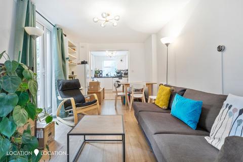 4 bedroom flat to rent, Kyverdale Road, London, N16