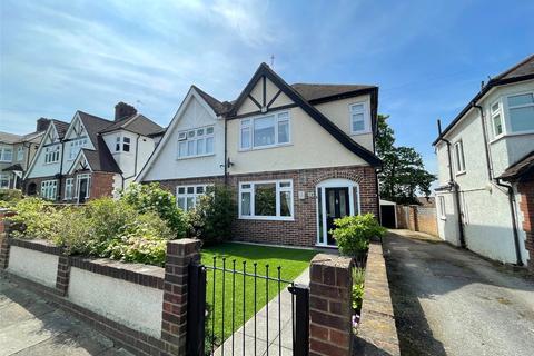 74 Brinklow Crescent, London, SE18 3BP
