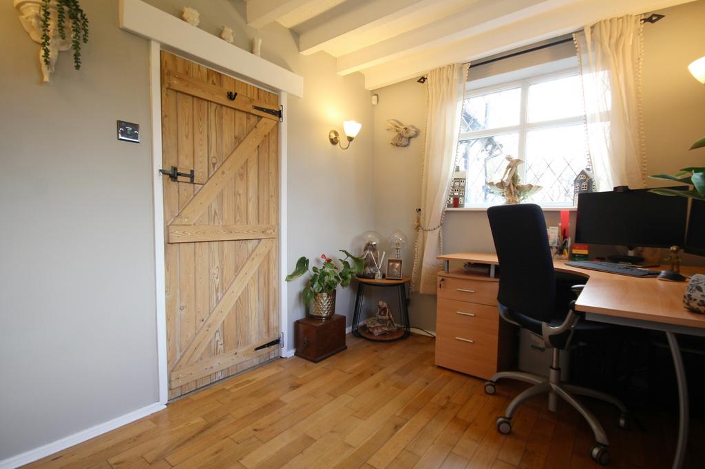 Bedroom 3/Study