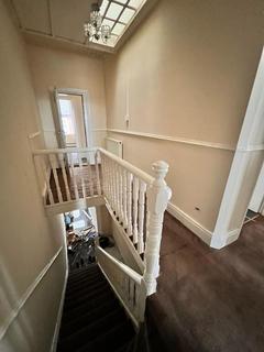 2 bedroom flat to rent, West Street, Rowley Regis B65