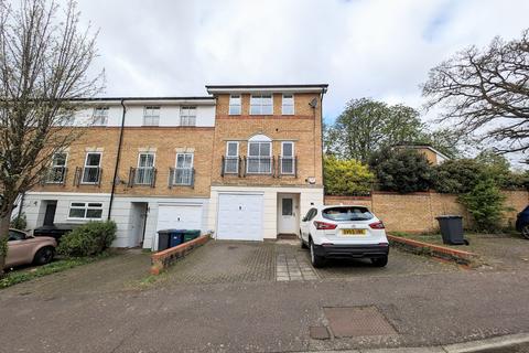 4 bedroom townhouse for sale, Winterburn Close, Friern Barnet N11