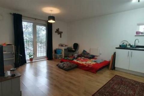 2 bedroom flat for sale, London Road, Ashford, Surrey, TW15 3AF