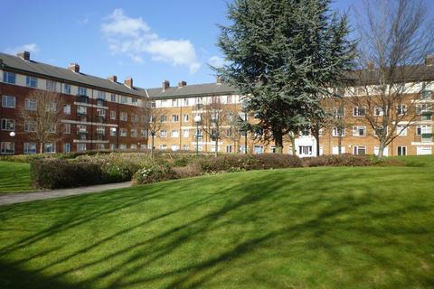 2 bedroom flat to rent, Melmerby Court, St James Park, Eccles New Road, Salford, M5