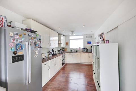 108 Punch Croft, New Ash Green, Longfield, DA3 8HS
