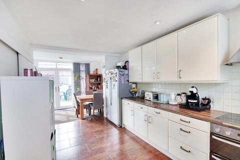 108 Punch Croft, New Ash Green, Longfield, DA3 8HS