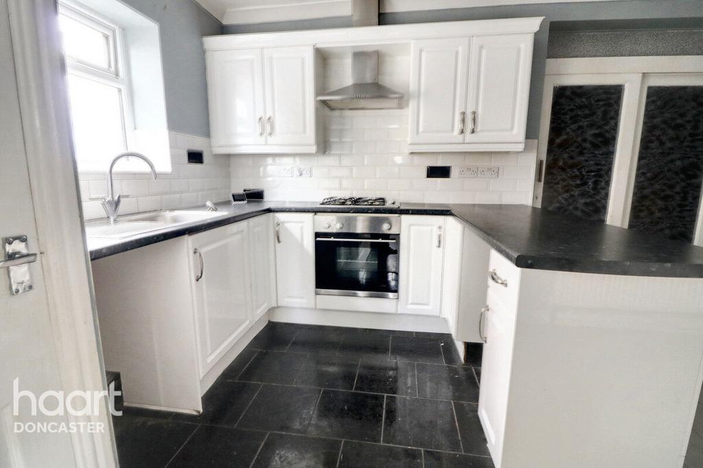 Wheatley Hall Road, Wheatley, Doncaster 3 bed semidetached house for