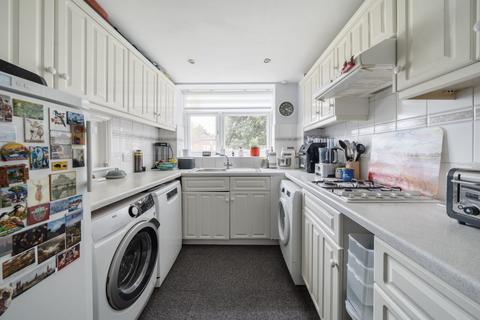 3, Beech Court River Reach, Teddington, TW11 9QW