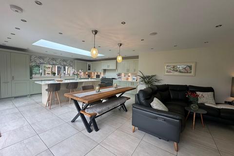 5 bedroom detached house for sale, Springbrook Lane, Earlswood, Solihull