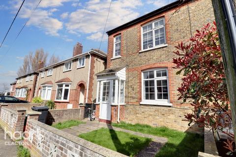 2 bedroom end of terrace house for sale, First Avenue, Walton On The Naze
