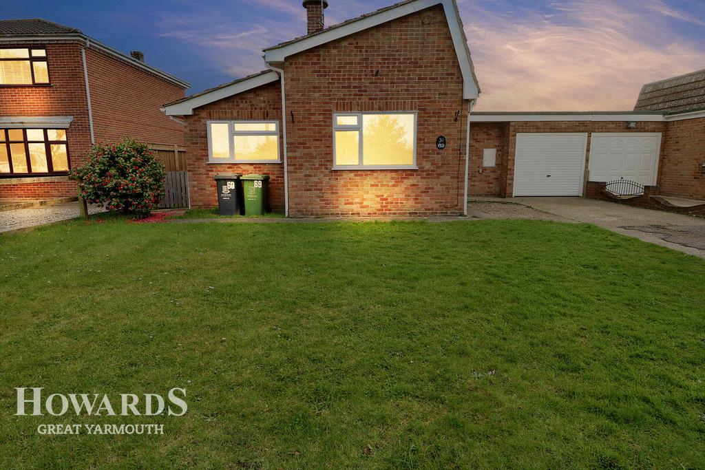 Martham Road, Hemsby 3 bed bungalow for sale £235,000