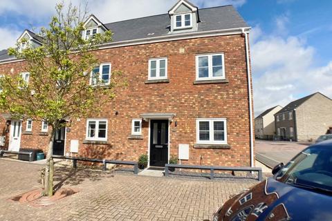 4 bedroom end of terrace house for sale, Ffordd Cambria, Pontarddulais