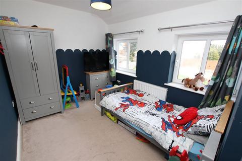 48 Burton Crescent, Monk Bretton, Barnsley, S71 2QD