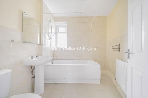3 bedroom apartment to rent, Sheenewood London SE26