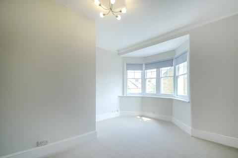 2 bedroom flat to rent, Vera Road London SW6