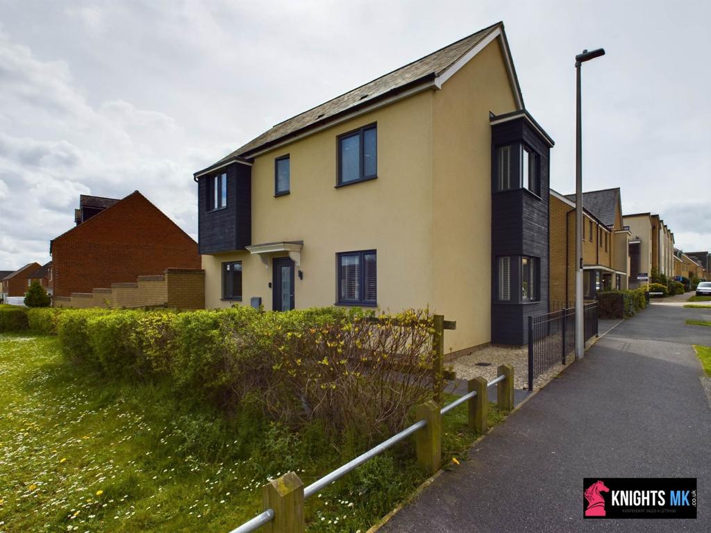 Selkirk Drive, Milton Keynes MK14 3 bed detached house for sale £440,000
