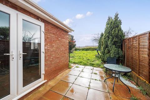 4 bedroom semi-detached house for sale, Birchfield Close,  Worcester,  WR3