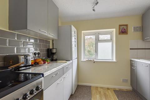 1 bedroom maisonette for sale, West End,  Surrey,  GU24