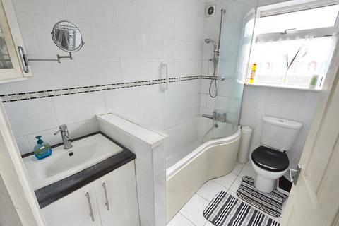 2 bedroom apartment for sale, Rampart Terrace, Shoeburyness, SS3