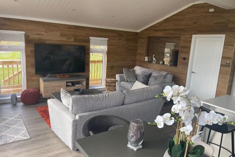 2 bedroom lodge for sale, Llanidloes Powys