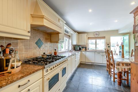 4 bedroom detached house for sale, Bettws Newydd, Usk
