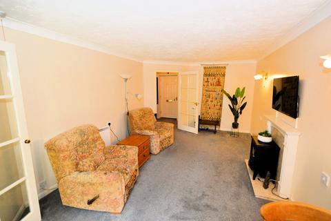 1 bedroom retirement property for sale, Ground Floor Flat at Hart Dene Court, Bagshot