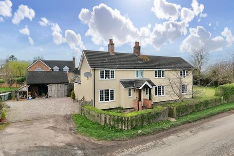 4 bedroom cottage for sale, Poole, Nantwich, CW5