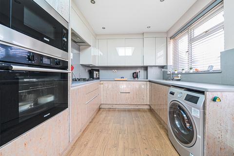 29 Raynton Drive, Hayes, UB4 8BE