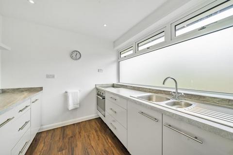 9 Exmoor Close, Basingstoke, RG22 5DD