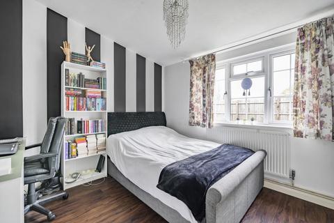 9 Exmoor Close, Basingstoke, RG22 5DD