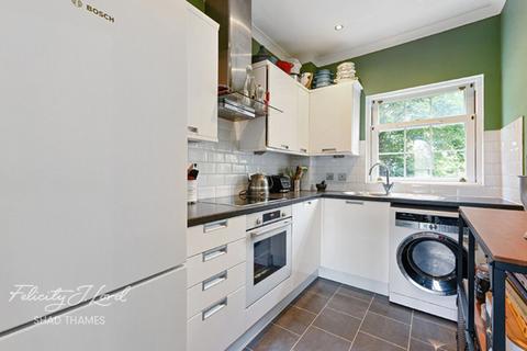 33 William Square, London, SE16 5XJ
