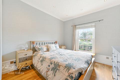 33 William Square, London, SE16 5XJ