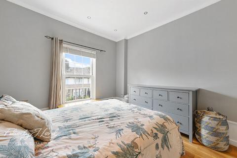 33 William Square, London, SE16 5XJ