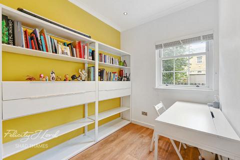 33 William Square, London, SE16 5XJ