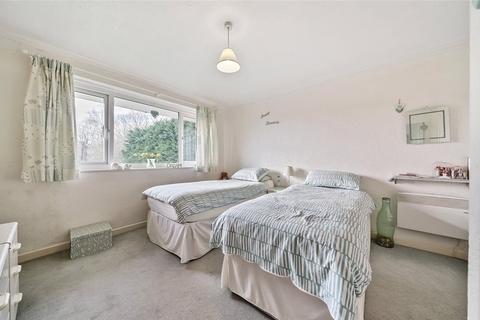 16 Clifton Close, Orpington, BR6 7DQ