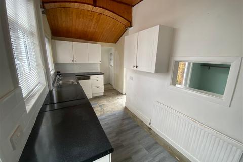 3 bedroom semi-detached house for sale, Dewhirst Road, Rochdale