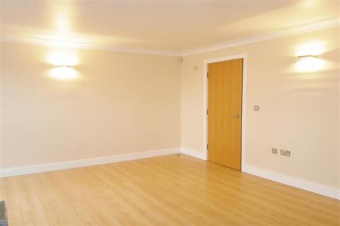 2 bedroom apartment to rent, Waterstone Court, Staincliffe, WF13