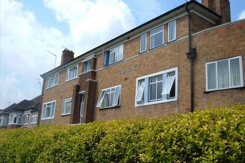 2 bedroom flat to rent, Kingston Road, Staines, TW18