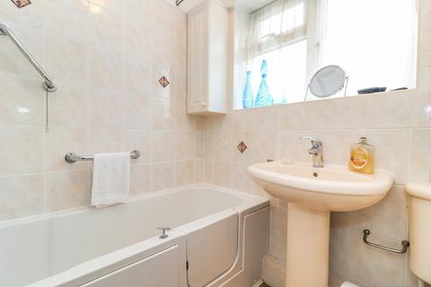 12 Cavendish Road, Chesham, HP5 1RW