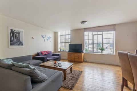 3 bedroom flat to rent, Melville Villas Road, Acton, London, W3
