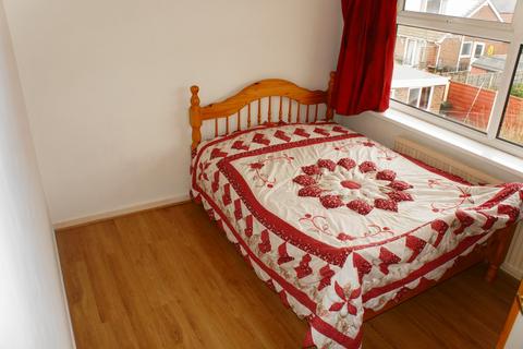 18 Ashley Close, Rochdale, OL11 3EP