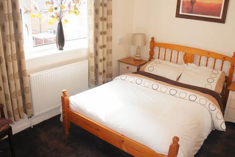75 Curlew Road, Oldham, OL4 5NP