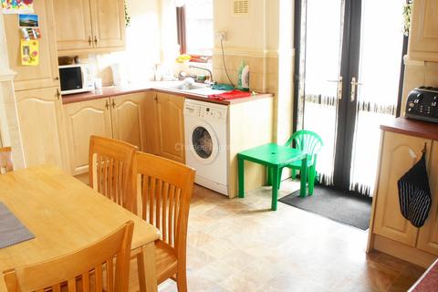 6 Beech Avenue, Oldham, OL4 2EG