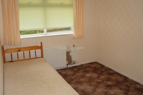 16 Walden Avenue, Oldham, OL4 2PW