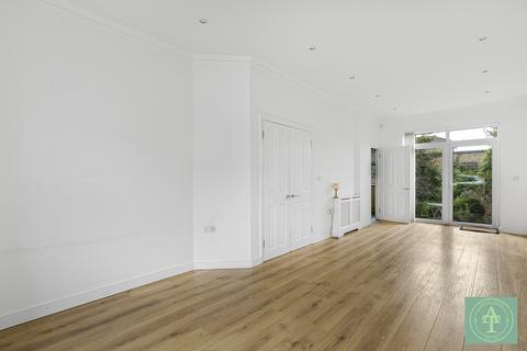 4 bedroom semi-detached house to rent, Vicars Moor Lane, Winchmore Hill N21