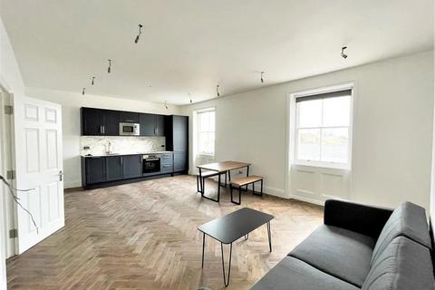 2 bedroom flat to rent, London, W12